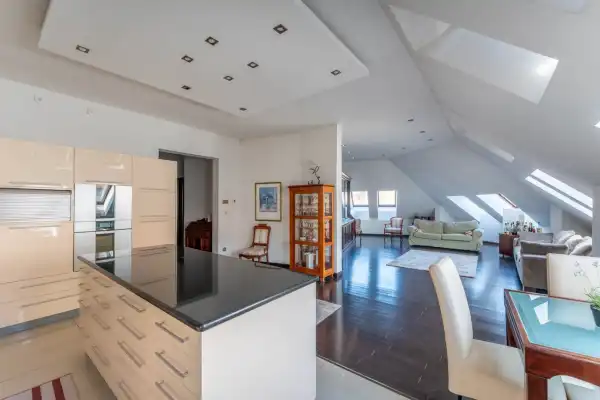 Eladó téglalakás, Budapest, V. kerület 3 szoba 150 m² 230 M Ft